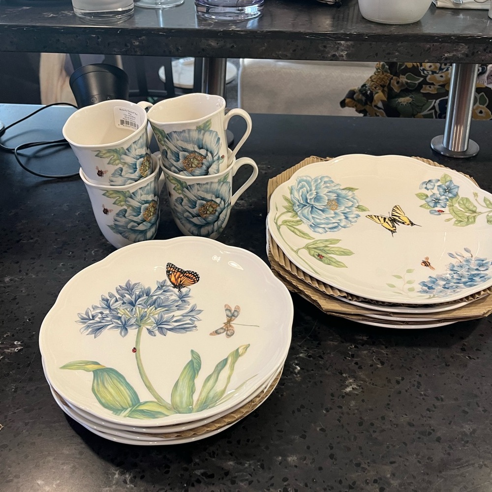 Lenox Butterfly Meadow Blue 12 piece Dinnerware set BONUS Tea Kettle